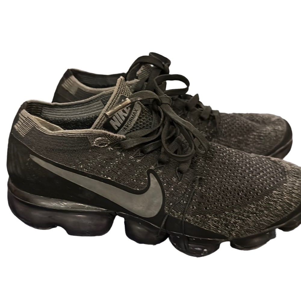 Womens Nike Air Vapormax Flyknit Size:5.5 women’s black sneaker